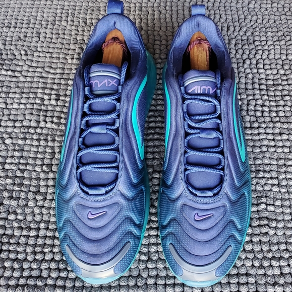 New womens Nike air Max 720 - Picture 2 of 5